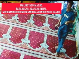 Maling Pura-pura Salat Embat Tas Ojol di Kota Malang Terekam CCTV Maling Pura-pura Salat Embat Tas Ojol di Kota Malang Terekam CCTV