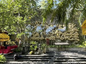 Keajaiban Plaza Kura-Kura, Punya Kolam yang Konon Bisa Kabulkan Permintaan Keajaiban Plaza Kura-Kura, Punya Kolam yang Konon Bisa Kabulkan Permintaan