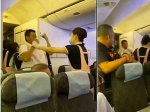Pramugari Lerai Pertengkaran Penumpang Pria, Keberaniannya Dipuji
