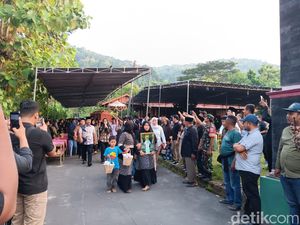 Suasana Haru Selimuti Pemakaman Ayahanda Bupati Klaten Sri Mulyani