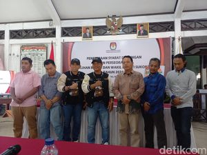 Datangi KPU Sukoharjo, Tuntas Subagyo Siap Maju Pilbup Jalur Perseorangan