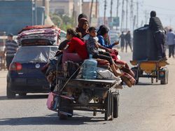 Video Warga Palestina Berbondong-bondong Tinggalkan Kamp Jabalia