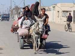 Israel Terus Gempur Rafah, Warga Palestina Berkemas untuk Mengungsi