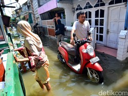 Fase Bulan Baru, Banjir Rob Ancam Kawasan Pesisir Jatim Pekan Ini