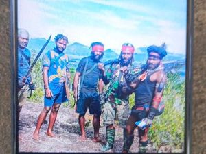 Anggota OPM Bunuh Danramil Aradide di Paniai Ternyata 7 Orang, 6 Masih Buron Anggota OPM Bunuh Danramil Aradide di Paniai Ternyata 7 Orang, 6 Masih Buron