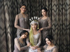 9 Inspirasi Baju Bridesmaid di Pernikahan Artis Mahalini hingga Jessica Mila 9 Inspirasi Baju Bridesmaid di Pernikahan Artis Mahalini hingga Jessica Mila