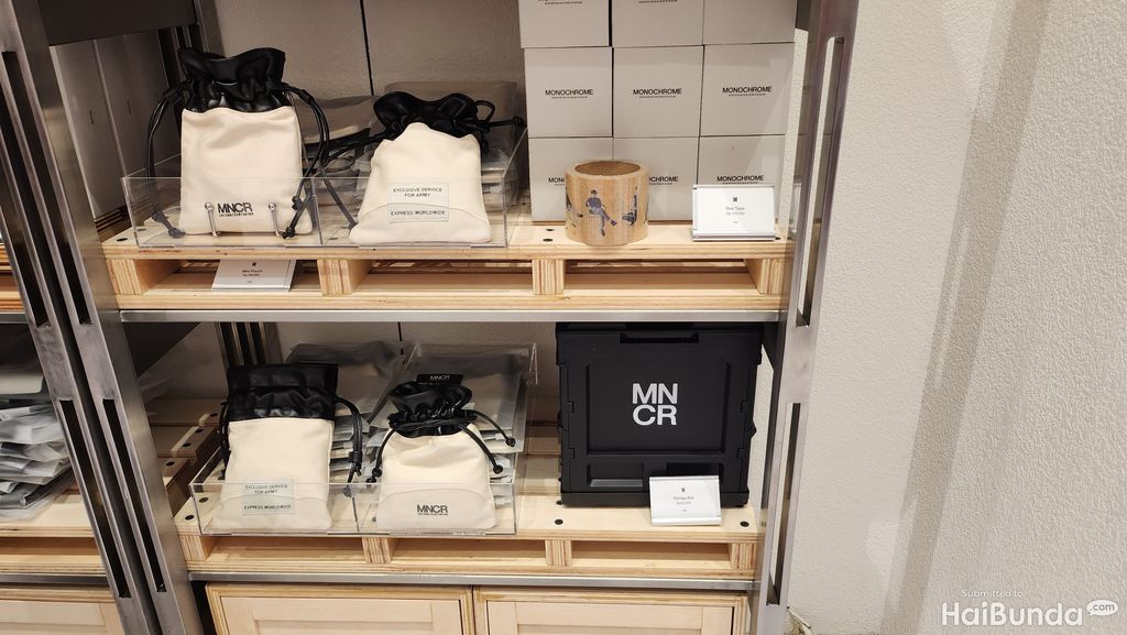 BTS Pop Up: MONOCHROME