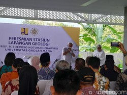 Tangis Haru Menteri Basuki Resmikan Stasiun Lapangan Geologi di Bayat Klaten
