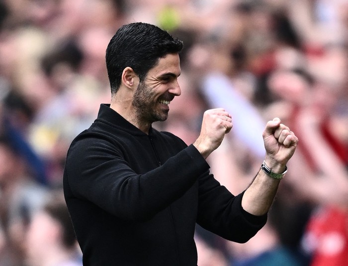 Soccer Football - Premier League - Arsenal v AFC Bournemouth - Emirates Stadium, London, Britain - May 4, 2024 Arsenal manager Mikel Arteta celebrates after Bukayo Saka scores their first goal REUTERS/Dylan Martinez NO USE WITH UNAUTHORIZED AUDIO, VIDEO, DATA, FIXTURE LISTS, CLUB/LEAGUE LOGOS OR LIVE SERVICES. ONLINE IN-MATCH USE LIMITED TO 45 IMAGES, NO VIDEO EMULATION. NO USE IN BETTING, GAMES OR SINGLE CLUB/LEAGUE/PLAYER PUBLICATIONS.