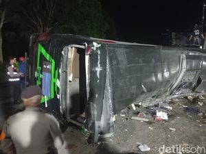 Korban Kecelakan Bus di Subang: 9 Siswa, 1 Guru, 1 Pemotor Korban Kecelakan Bus di Subang: 9 Siswa, 1 Guru, 1 Pemotor