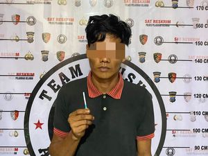 Heboh Pria Curi Besi di Bawah Jembatan Sungai Deli Siang Hari Heboh Pria Curi Besi di Bawah Jembatan Sungai Deli Siang Hari