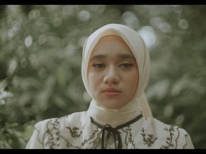 Arti Kata Lolong pada Lagu Hanya Lolongan milik Nabilah Taqiyyah Arti Kata Lolong pada Lagu Hanya Lolongan milik Nabilah Taqiyyah