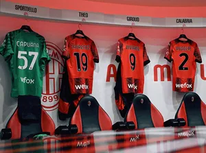 Jersey Spesial AC Milan di Hari Ibu, Ada Pesan Menohok di Baliknya Jersey Spesial AC Milan di Hari Ibu, Ada Pesan Menohok di Baliknya
