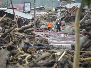 Update Banjir Bandang di Sumbar: Korban Meninggal 44 Jiwa Update Banjir Bandang di Sumbar: Korban Meninggal 44 Jiwa