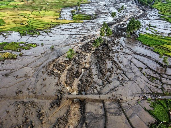 Dahsyatnya Dampak Banjir Lahar Dingin yang Tewaskan 13 Orang di Tanah Datar