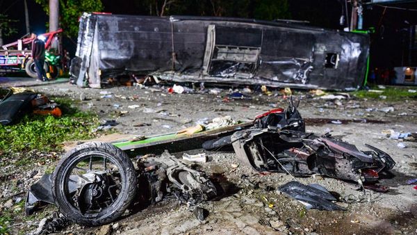 Foto Lengkap TKP hingga Evakuasi Kecelakaan Maut Bus di Subang