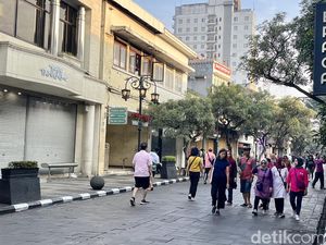 Pagi di Jalan Braga yang Kian Berbeda Pagi di Jalan Braga yang Kian Berbeda