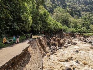 Penyebab Lembah Anai Sumbar Luluh Lantak Kena Banjir Bandang Penyebab Lembah Anai Sumbar Luluh Lantak Kena Banjir Bandang