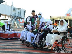 Biaya Haji 2025 Jemaah Embarkasi Surabaya Capai Rp 60,9 Juta