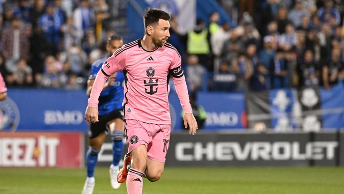 May 11, 2024; Montreal, Quebec, CAN; Inter Miami CF forward Lionel Messi (10) controls the ball in the first half against CF Montreal at Stade Saputo. Mandatory Credit: David Kirouac-USA TODAY Sports