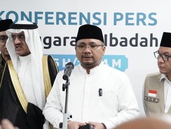 Lepas Keberangkatan Jemaah Haji Perdana, Menag Puas dengan Layanan Fast Track