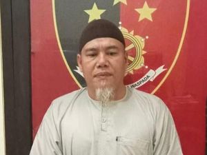 Kakek di Lampung Dibacok Tetangga Usai Ribut dengan Anak Pelaku Kakek di Lampung Dibacok Tetangga Usai Ribut dengan Anak Pelaku