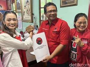 Putri Aria Bima Daftar Calon Wakil Wali Kota Solo ke PDIP Putri Aria Bima Daftar Calon Wakil Wali Kota Solo ke PDIP
