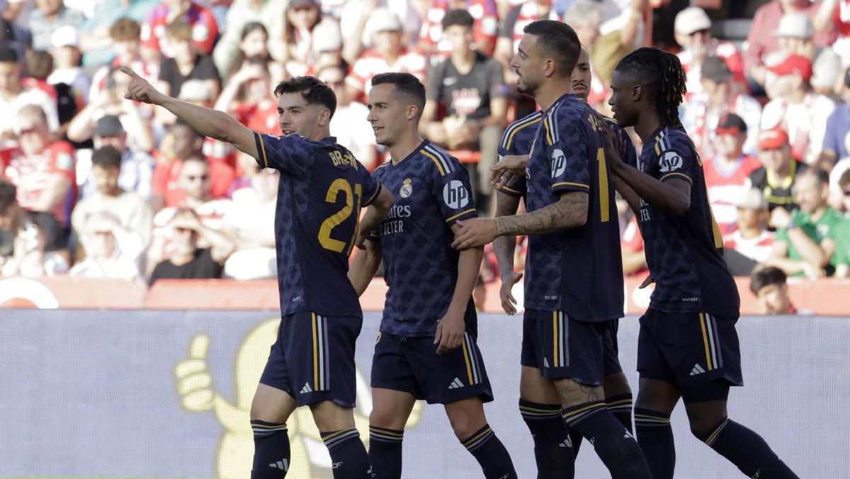 Real Madrid menang 4-0 di markas Granada dalam lanjutan LaLiga (Foto: REUTERS/Jon Nazca)