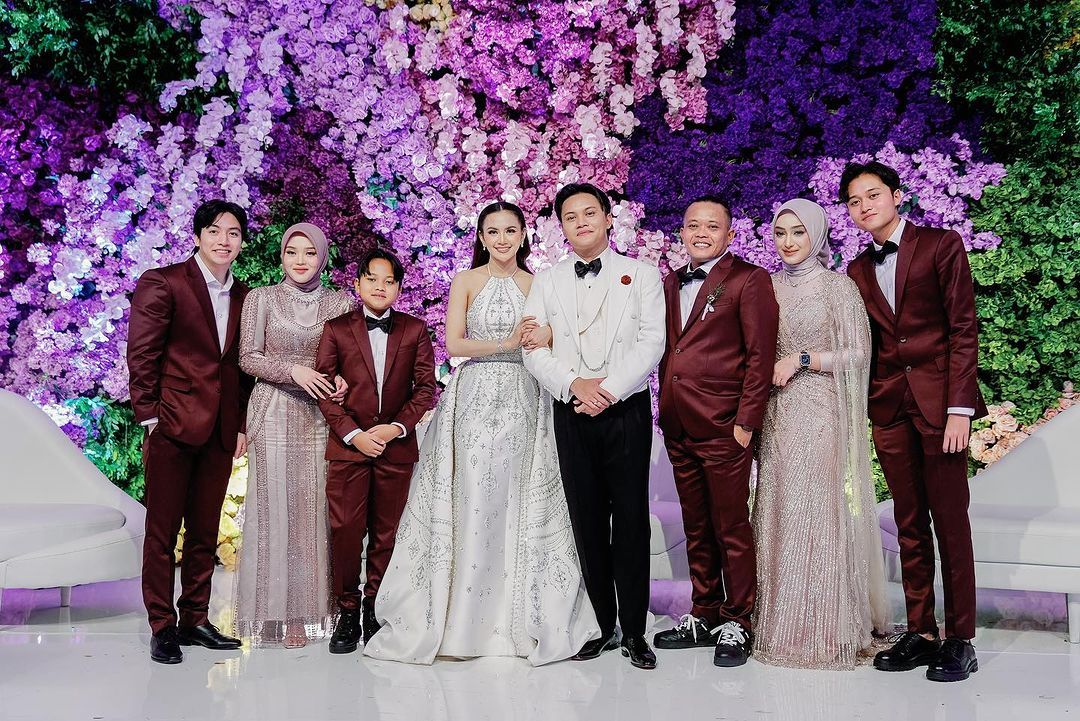 Santyka Fauziah pacar Sule di pernikahan Rizky Febian