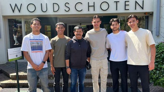 Indra Sjafri bersama calon pemain naturalisasi Timnas Indonesia U-20. Dok Indra Sjafri
