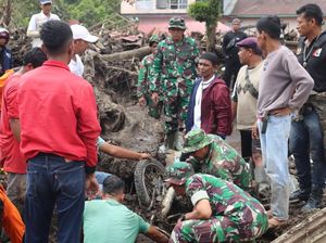 Korban Meninggal Akibat Banjir Bandang di Sumbar Jadi 27 Orang Korban Meninggal Akibat Banjir Bandang di Sumbar Jadi 27 Orang