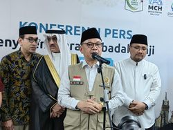 Lepas Kloter Pertama, Pimpinan Komisi VIII DPR Pastikan Perbaikan Layanan Haji 2024