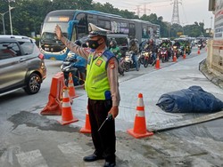 Ada Perbaikan Jalan di Halim, Lalin Arah Pancoran Tersendat