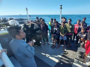 Bakamla Jemput 18 Nelayan RI yang Sempat Ditangkap di Australia Bakamla Jemput 18 Nelayan RI yang Sempat Ditangkap di Australia