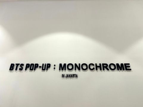 BTS POP-UP: MONOCHROME di Metro Gandaria City