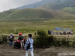 Jumlah Wisatawan ke Bromo Tembus Belasan Ribu Saat Long Weekend