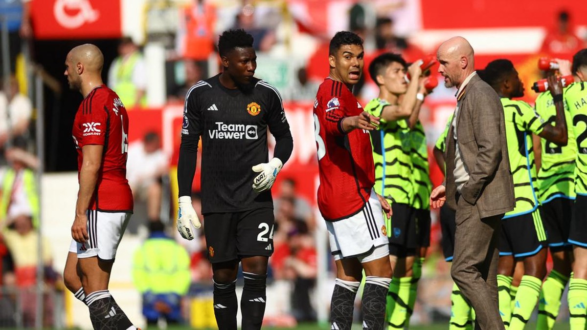 Casemiro lakukan blunder saat MU dikalahkan Arsenal (REUTERS/Carl Recine)