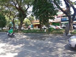 Lubang di Jalan Hertasning Makassar TKP Jatuh Selebgram Jatuh Ditambal