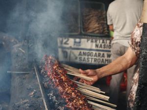 5 Sate Ayam Legendaris Jakarta, Ada Sate RSPP yang Dikunjungi Ji Chang Wook! 5 Sate Ayam Legendaris Jakarta, Ada Sate RSPP yang Dikunjungi Ji Chang Wook!