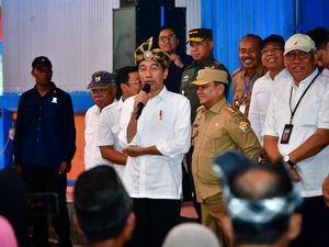 Blusukan ke Pasar Muna Barat Sultra, Jokowi Temui Harga Beras Rp 12.000/Kg