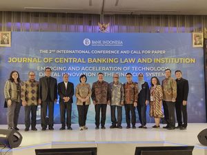 Bank Indonesia Institute Kerja Sama PERADI Pengelolaan dan Publikasi JCLI Bank Indonesia Institute Kerja Sama PERADI Pengelolaan dan Publikasi JCLI