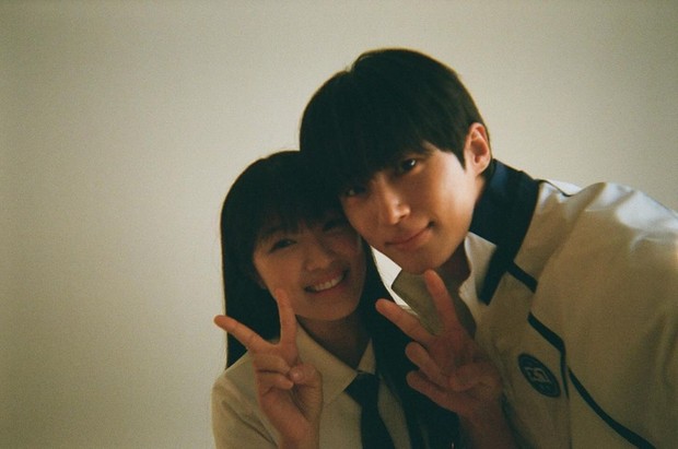 Kim Hye Yoon dan Byeon Woo Seok di drama Lovely Runner/Foto: Instagram @hye_yoon1110
