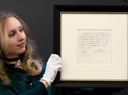 Tok! Kontrak Pertama Messi Laku Terjual Rp 15,4 M