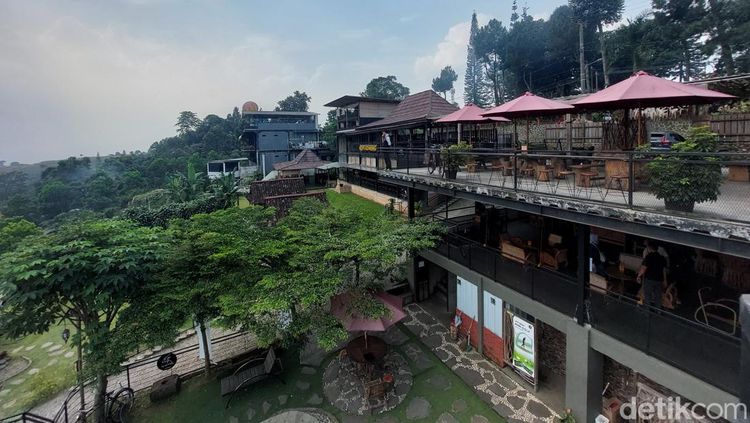 8 Kafe Instagramable Sentul: Surga Estetik Berpemandangan Gunung & Sungai