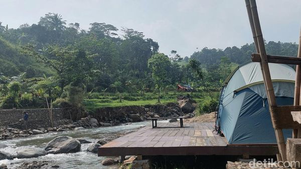 Foto: Glamping Pinggir Sungai di Sentul