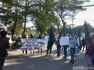 Mahasiswa Geruduk Polda Sulsel Minta Tambang Ilegal di Lamuru Bone Diberantas