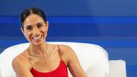 8 Foto Gaya Meghan Markle di Nigeria, Ada yang Dituding Hina Kerajaan Inggris