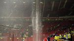 Penampakan Air Terjun di Stadion Old Trafford, Bikin Malu MU