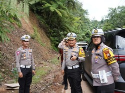 Dirlantas Polda Riau Cek Rute Riau-Sumbar Pasca Longsor, Pastikan Lalin Lancar