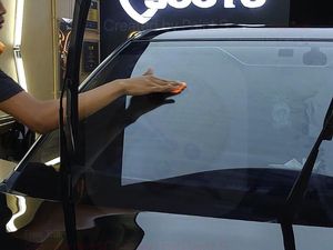 Cara Menghilangkan Jamur di Kaca Mobil